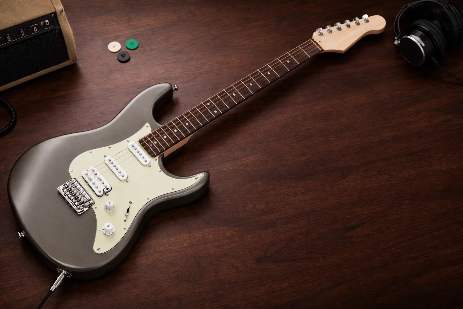 Ibanez AZES40 Review: Specs, Tones, Price & Real-World Impressions
